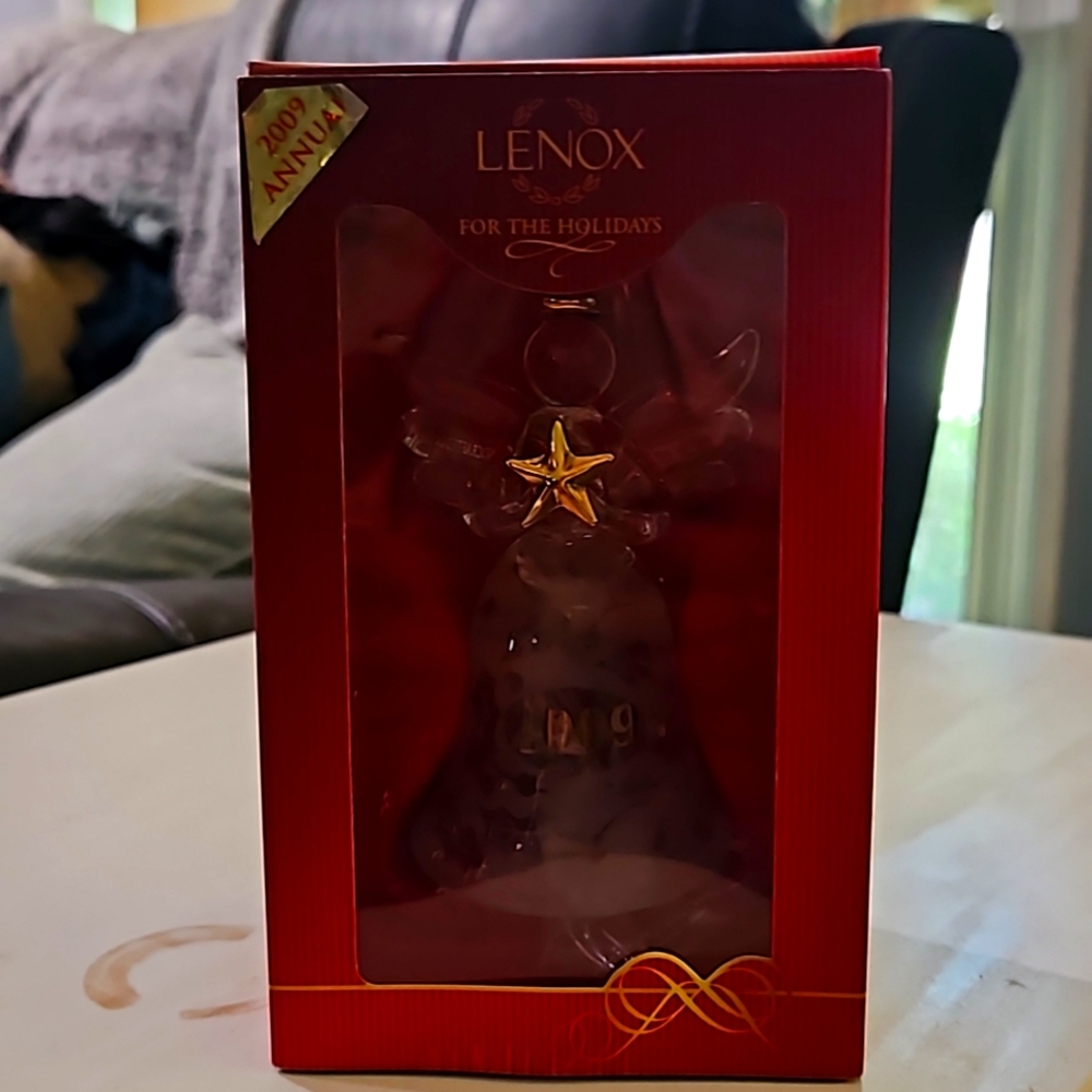 Lenox 2009 Angel with star bell Brand new